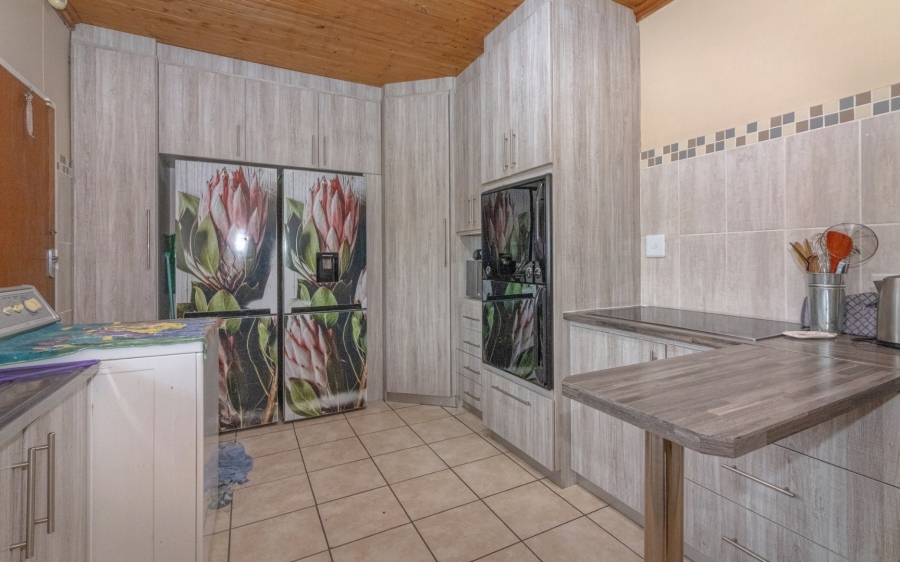5 Bedroom Property for Sale in Jordania Free State